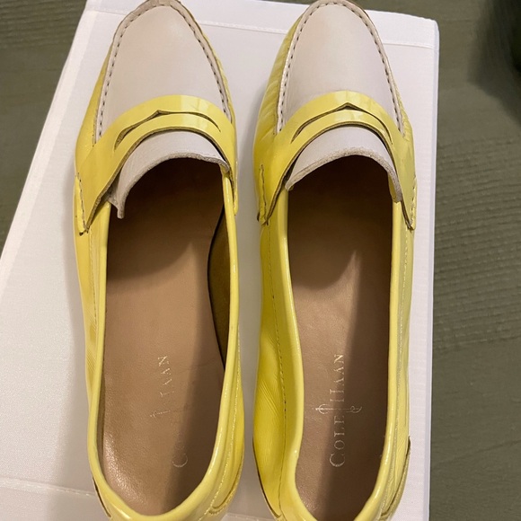 Vibrant Yellow and Cream Leather Shoes - Picture 2 of 4